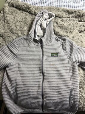 L.L. Bean Light Gray Quilted Hooded Puffer Jacket